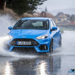 2016-Ford-Focus-RS-126-876x5351.jpg